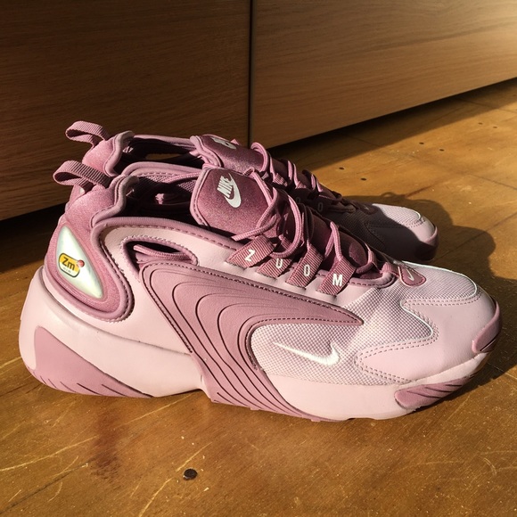 nike zoom 2000 womens